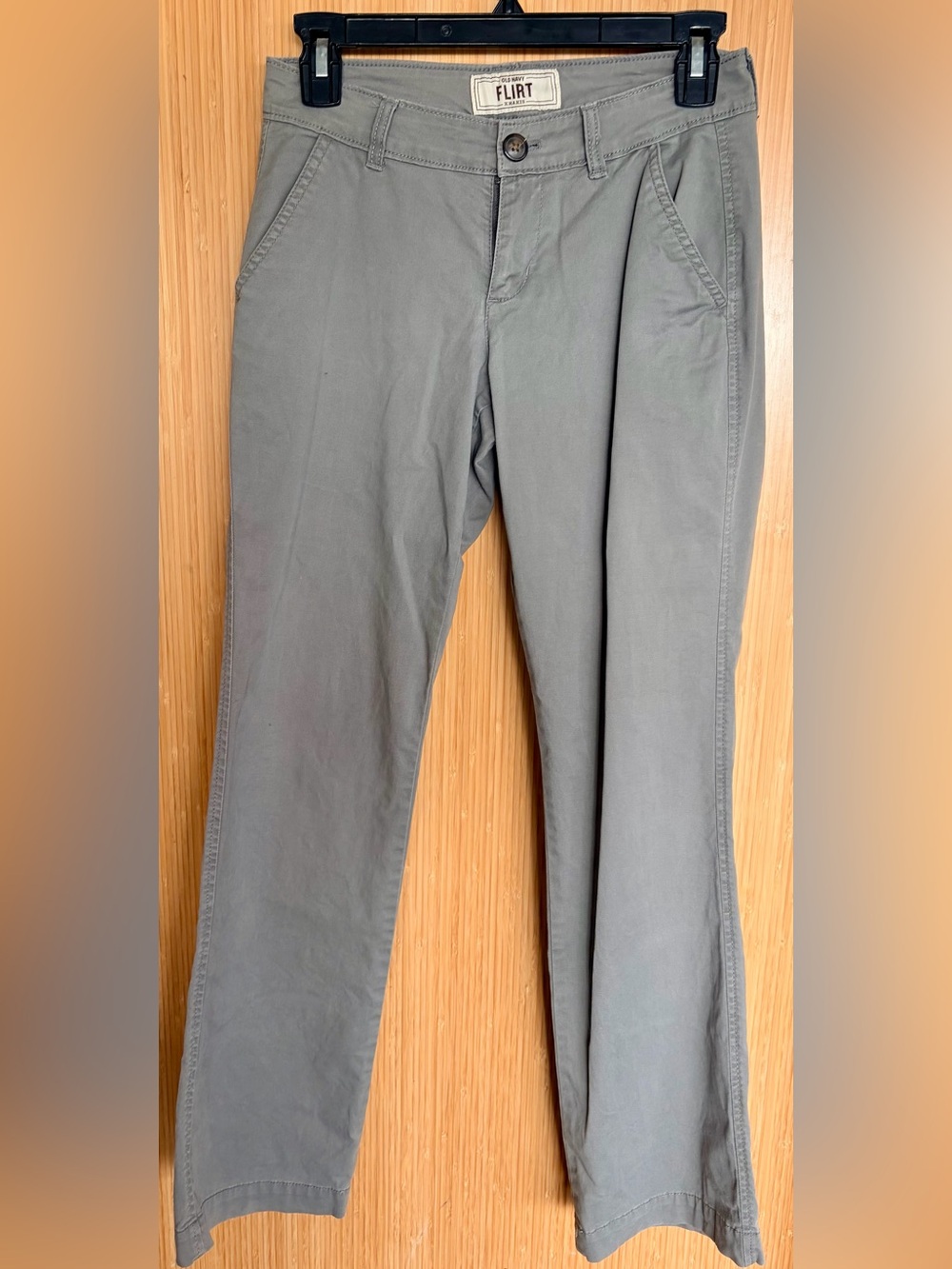 Old Navy Flirt Khakis Straight-Leg Pants in Gray